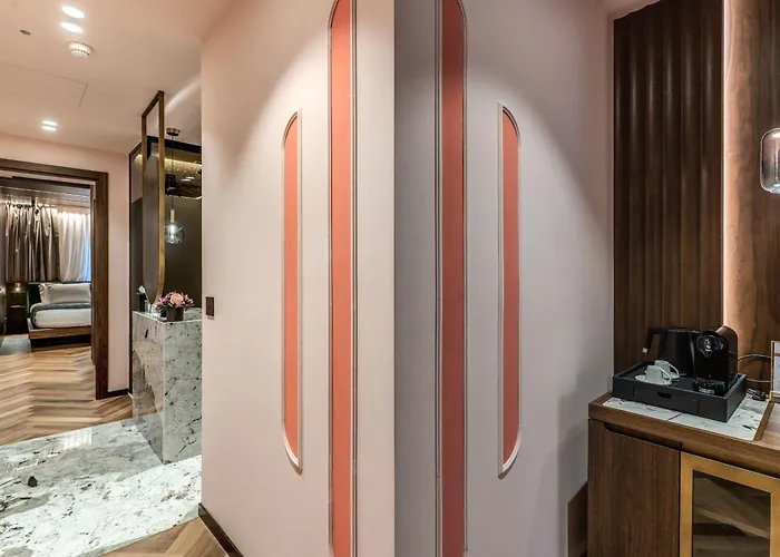 The Steps - By Eitch Collection Otel