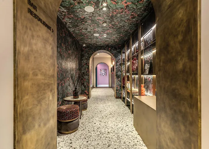 The Steps - By Eitch Collection Rome